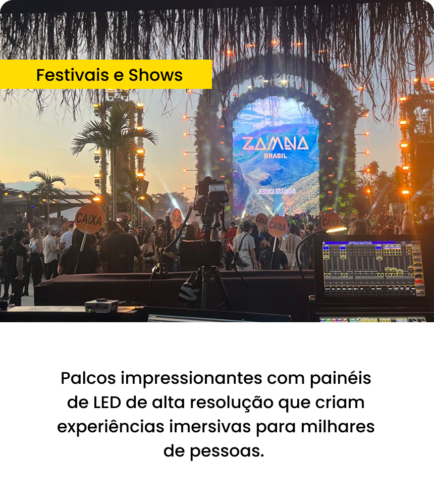 Palco de festival com painel de LED ao fundo