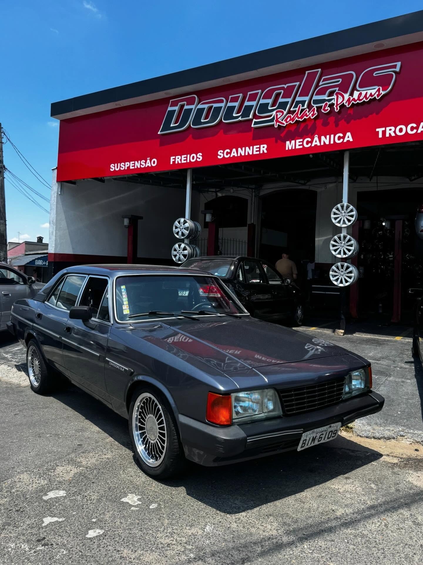 Loja Douglas Rodas e Pneus