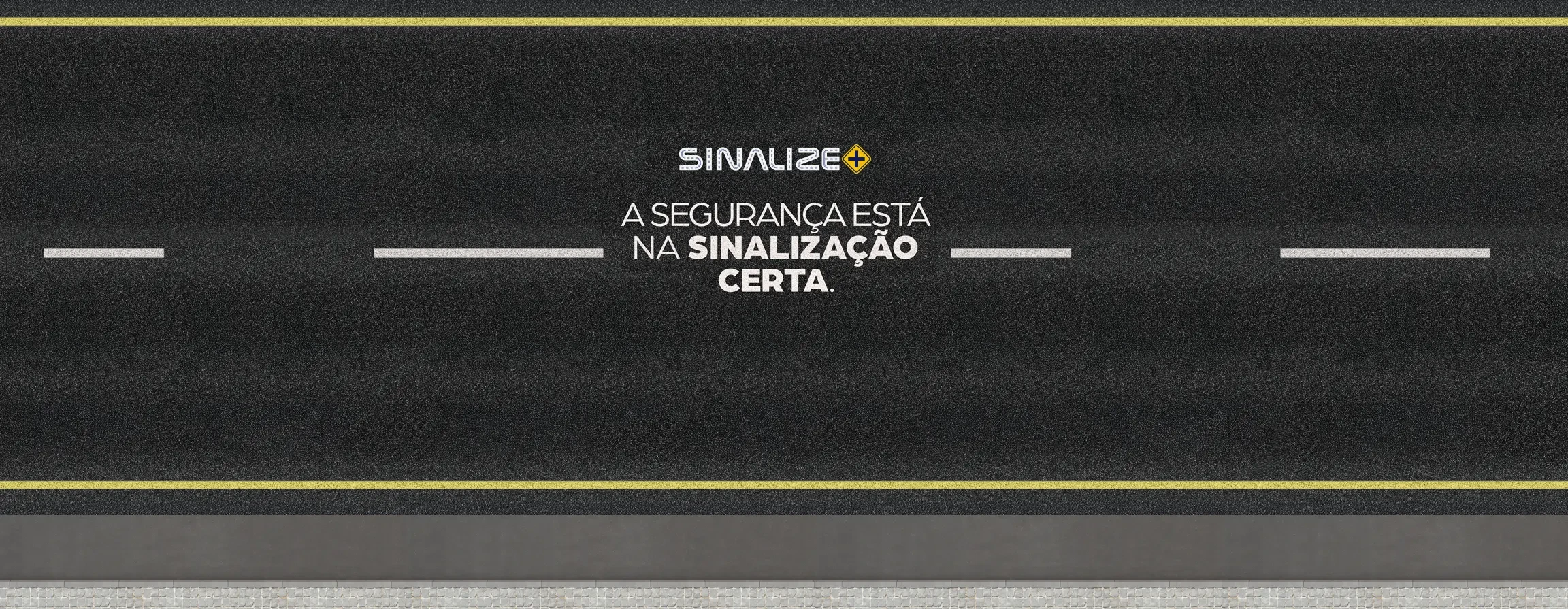 Lago e montanhas refletidas