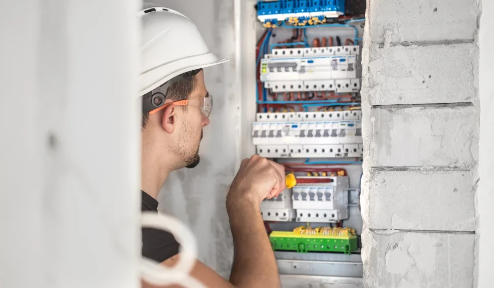 Instalação e manutenção de quadro elétrico