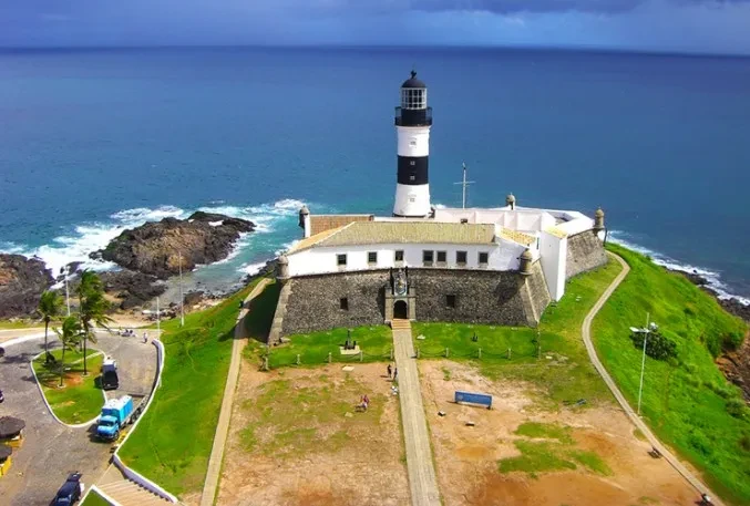 Maravilhas litorâneas das Praias de Itacimirim e Imbassaí