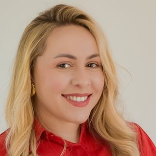 Idê, professora de inglês