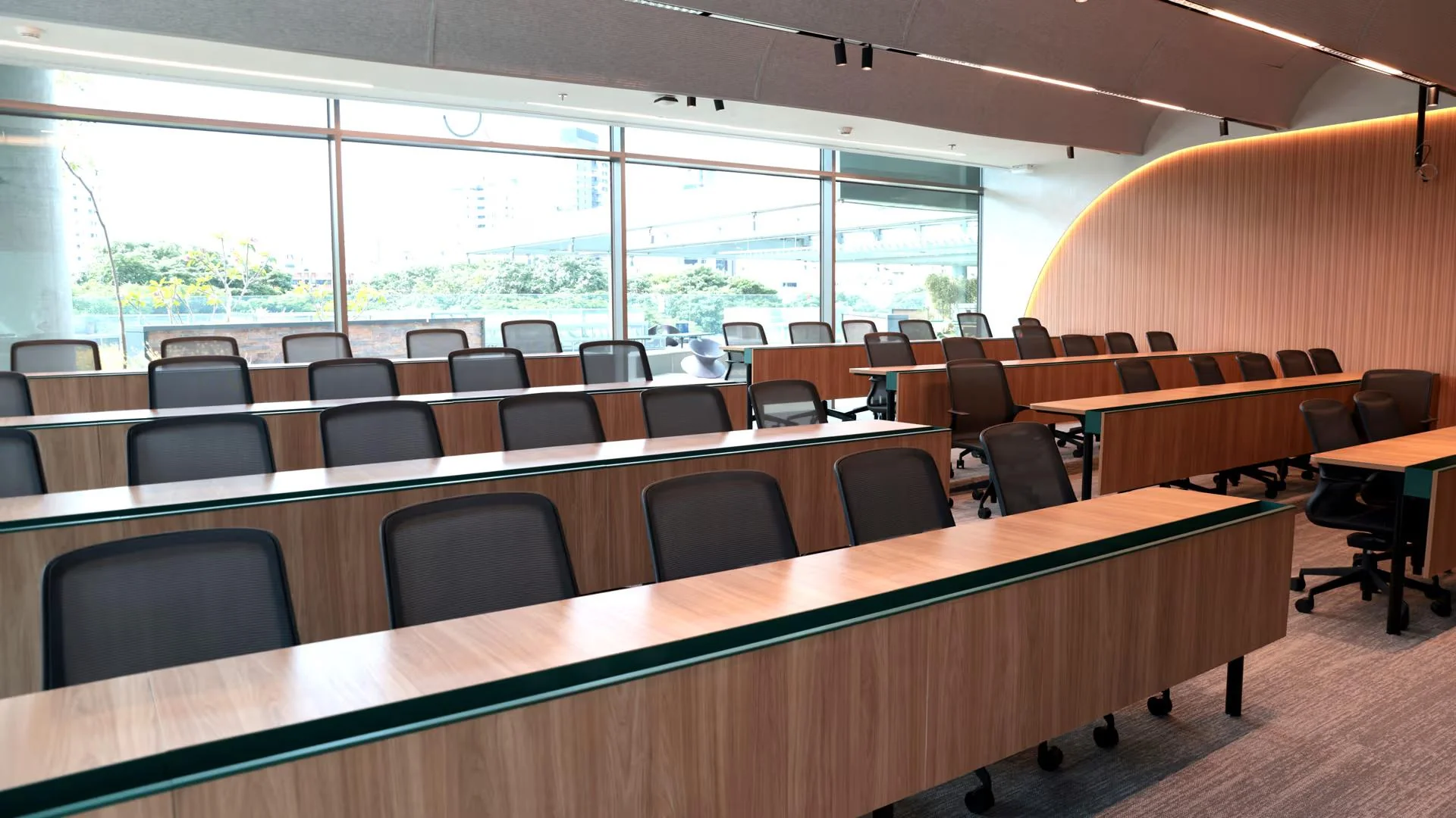 Auditório em anfiteatro usado nas aulas do MBA