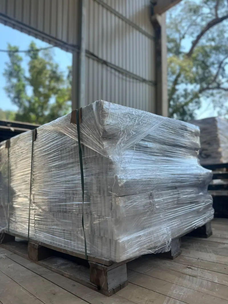 Pedra embalada na fábrica da Unimax, pronta para a carga