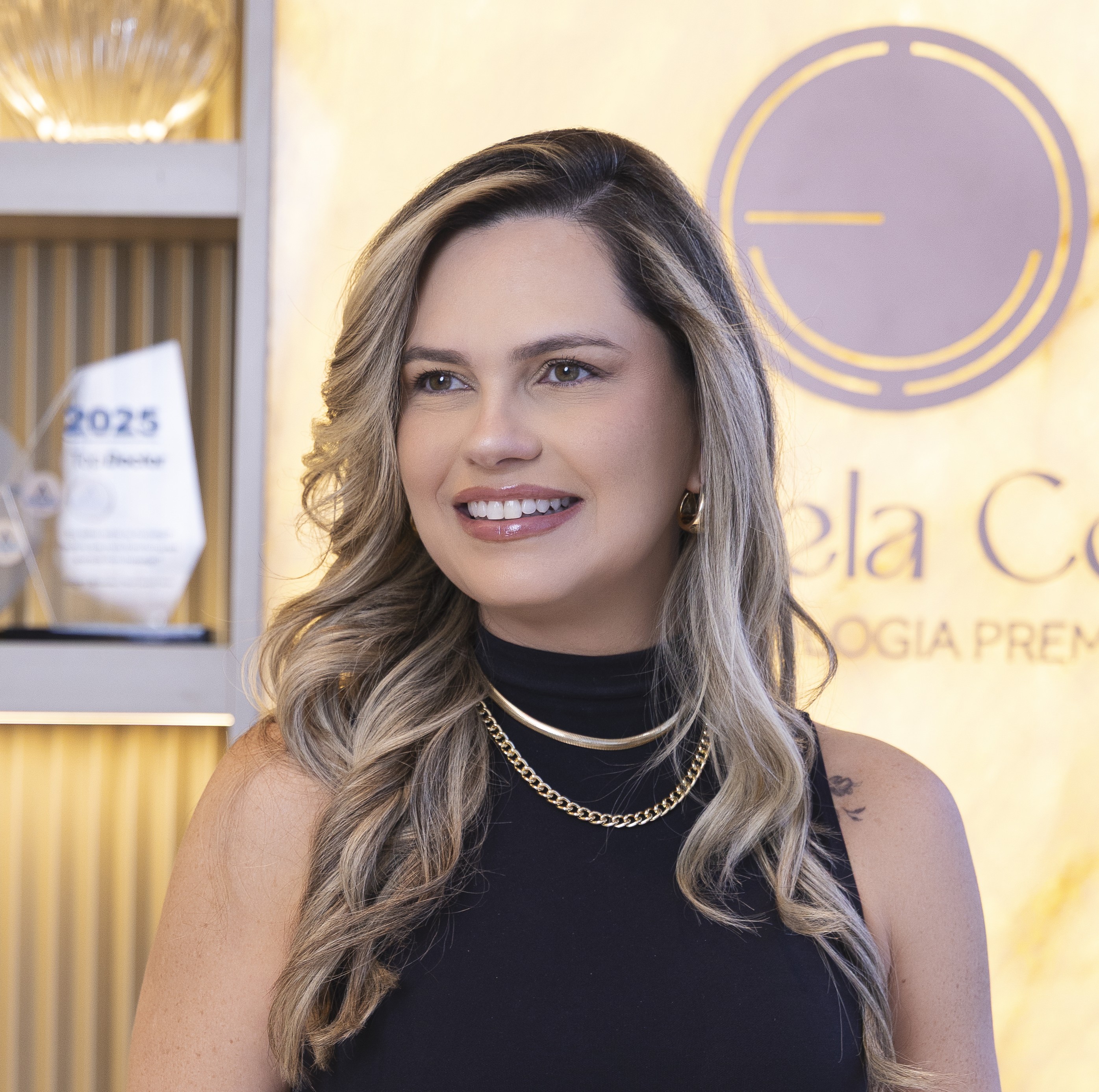 Dra. Emanoela Coelho