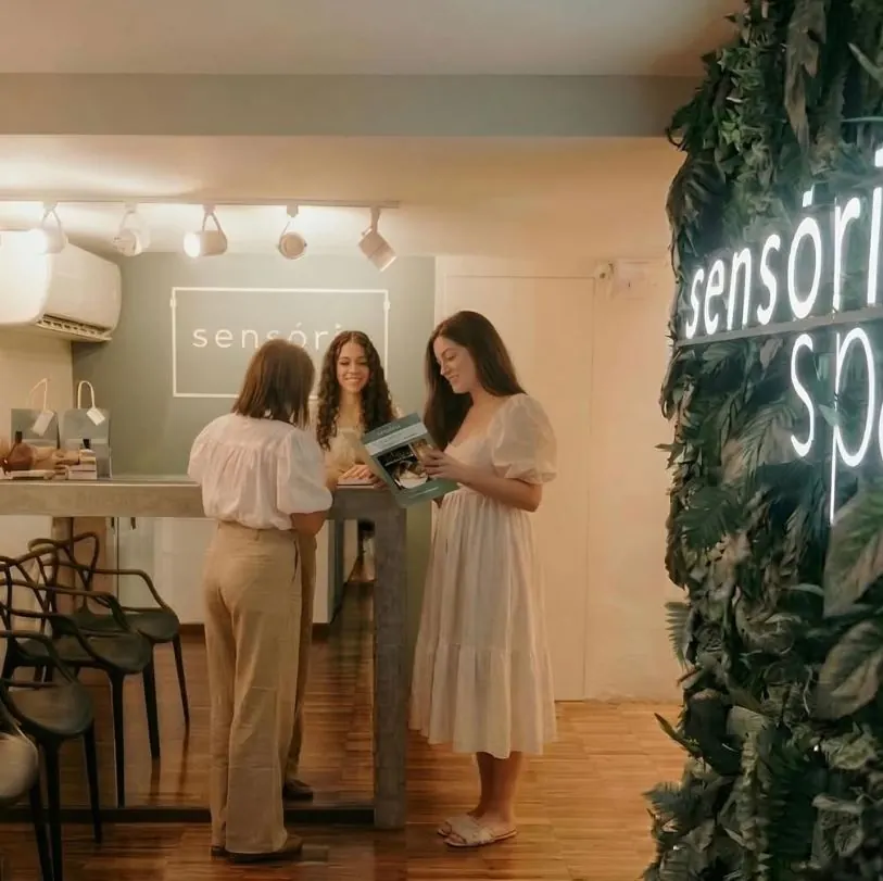 Atendimento na recepção da unidade Sensória
