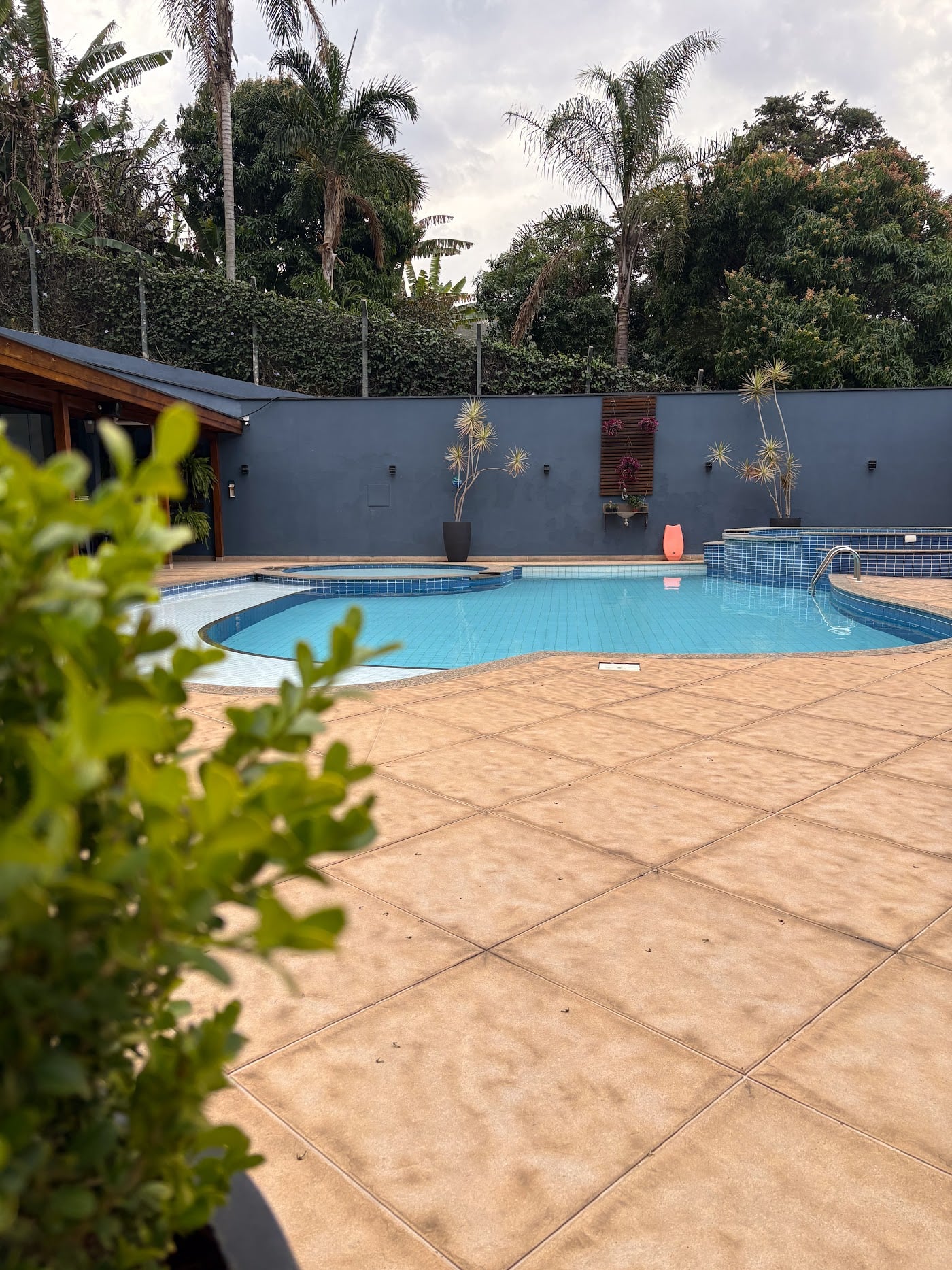 Piscina e deck