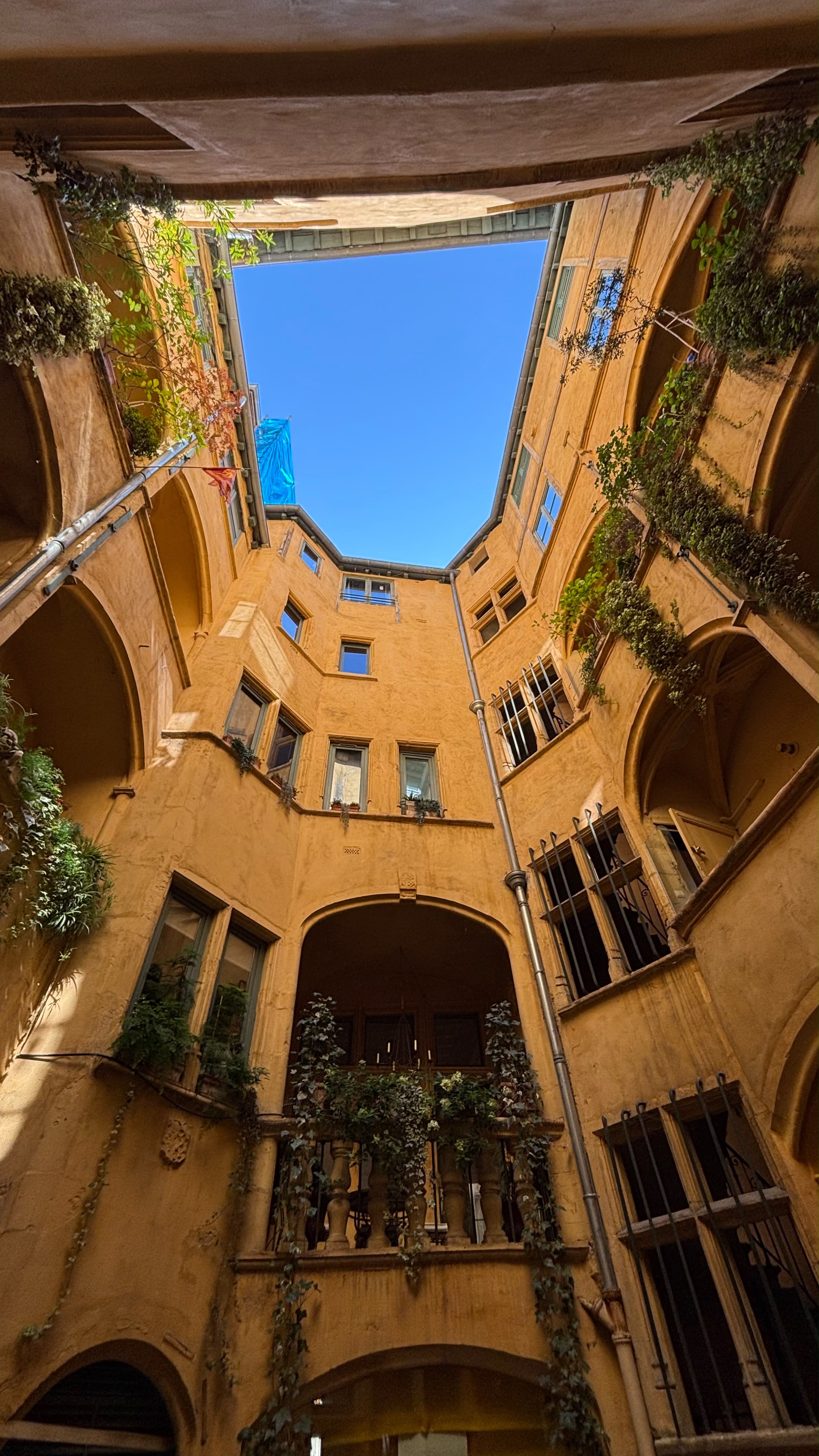 Traboule histórica em Villefranche-sur-Saône