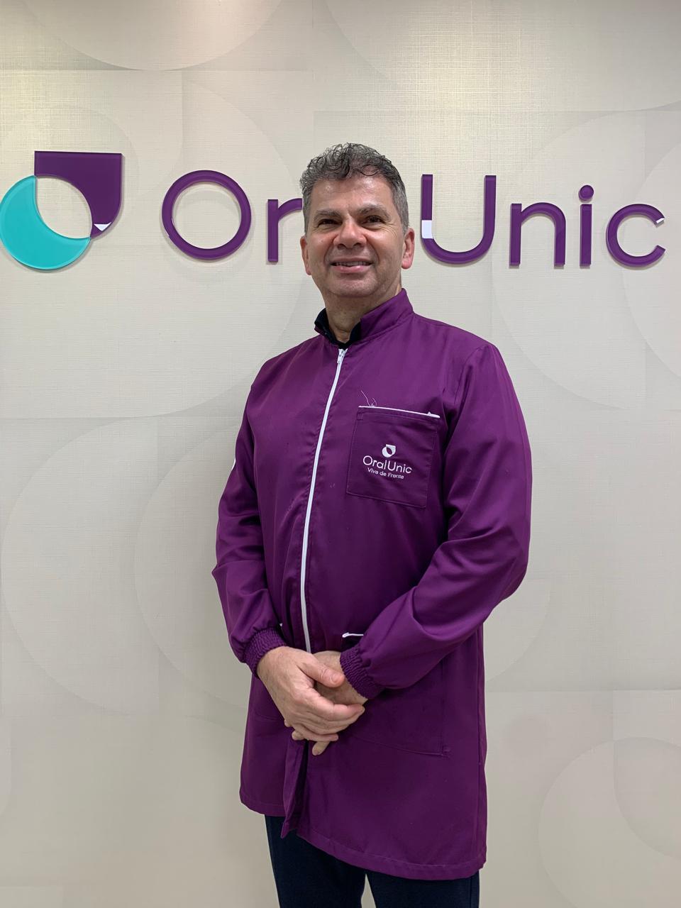 Dr. Marivaldo Farias, cirurgião-dentista da Oral Unic