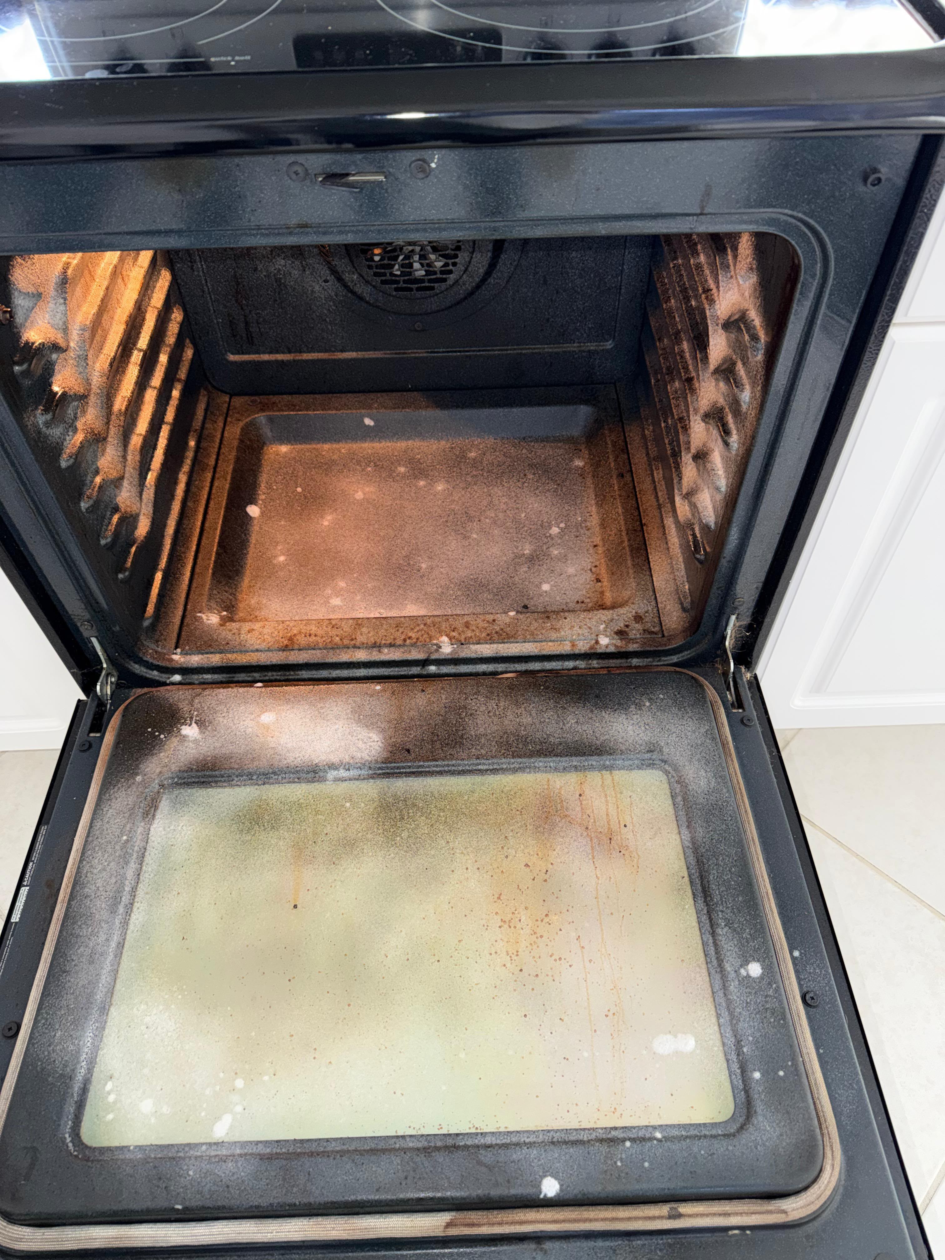 Oven after professional cleaning