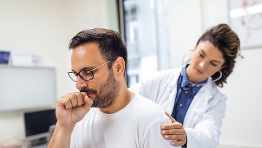 Homem em consulta médica no Pro-Seed