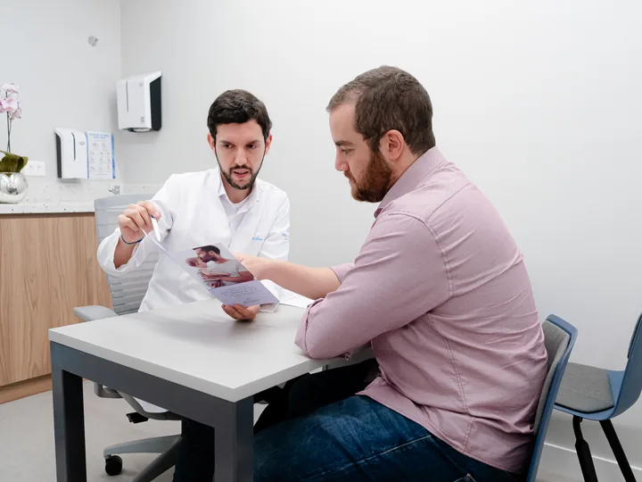 Paciente em consulta com especialista do Pro-Seed
