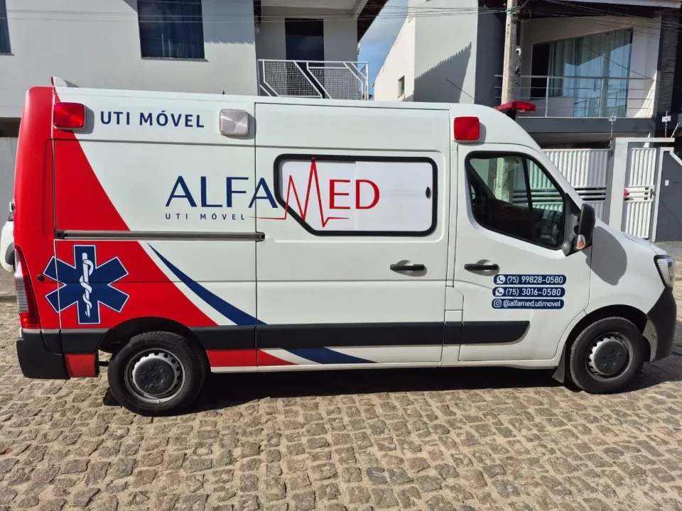 Ambulância UTI móvel da Alfamed