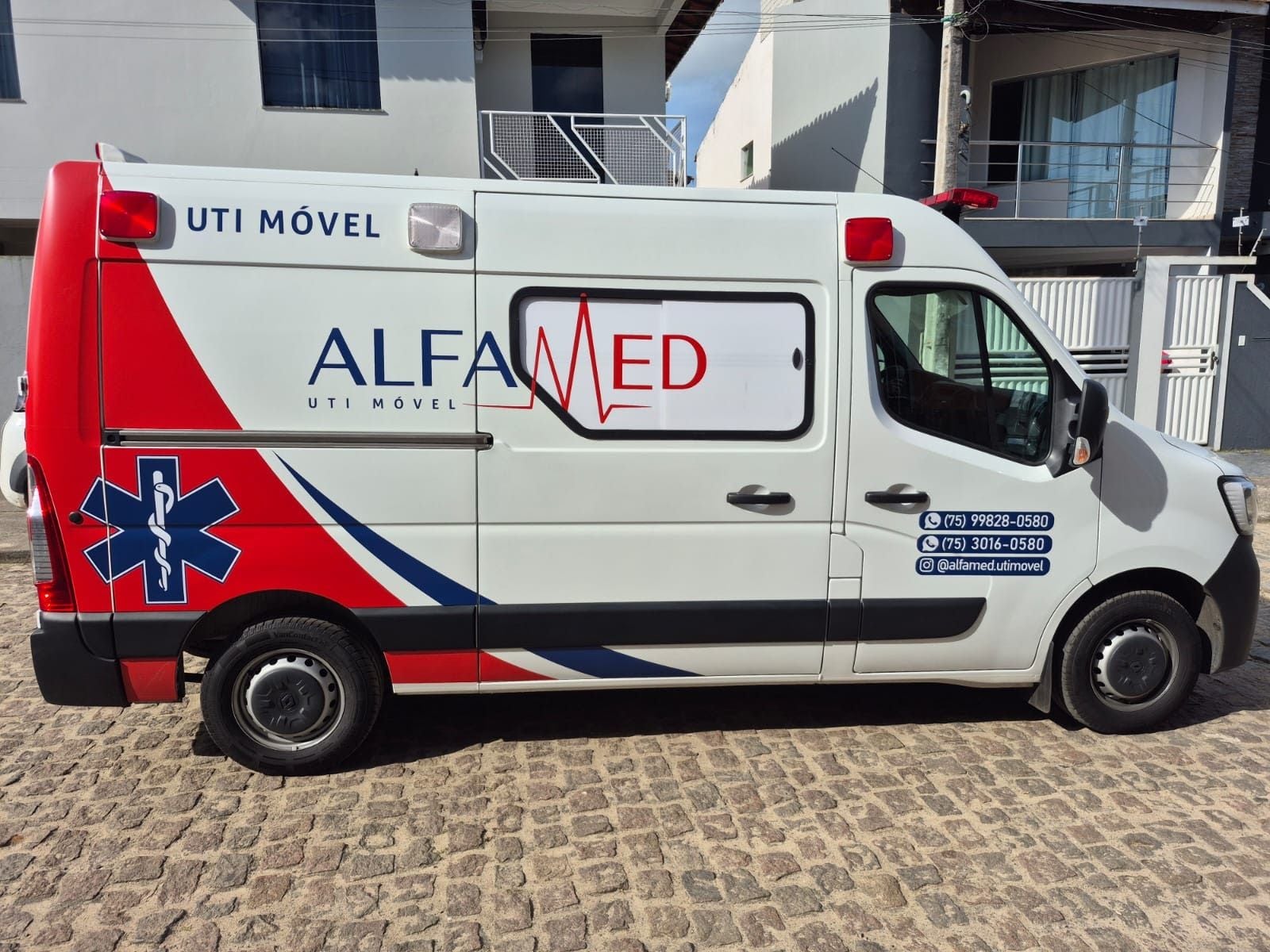 Ambulância UTI móvel da Alfamed