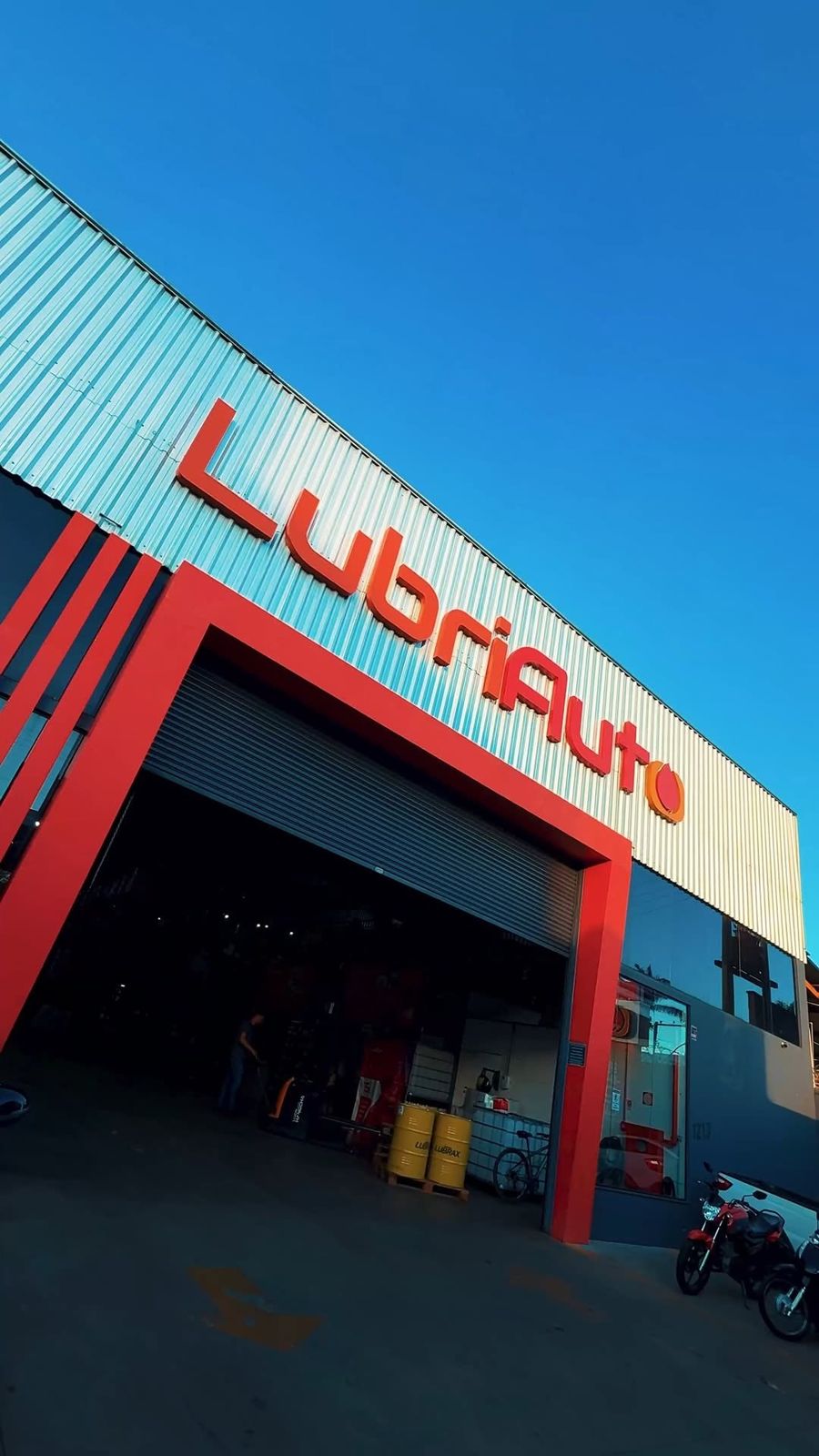 Fachada da LubriAuto no Centro de Patos de Minas