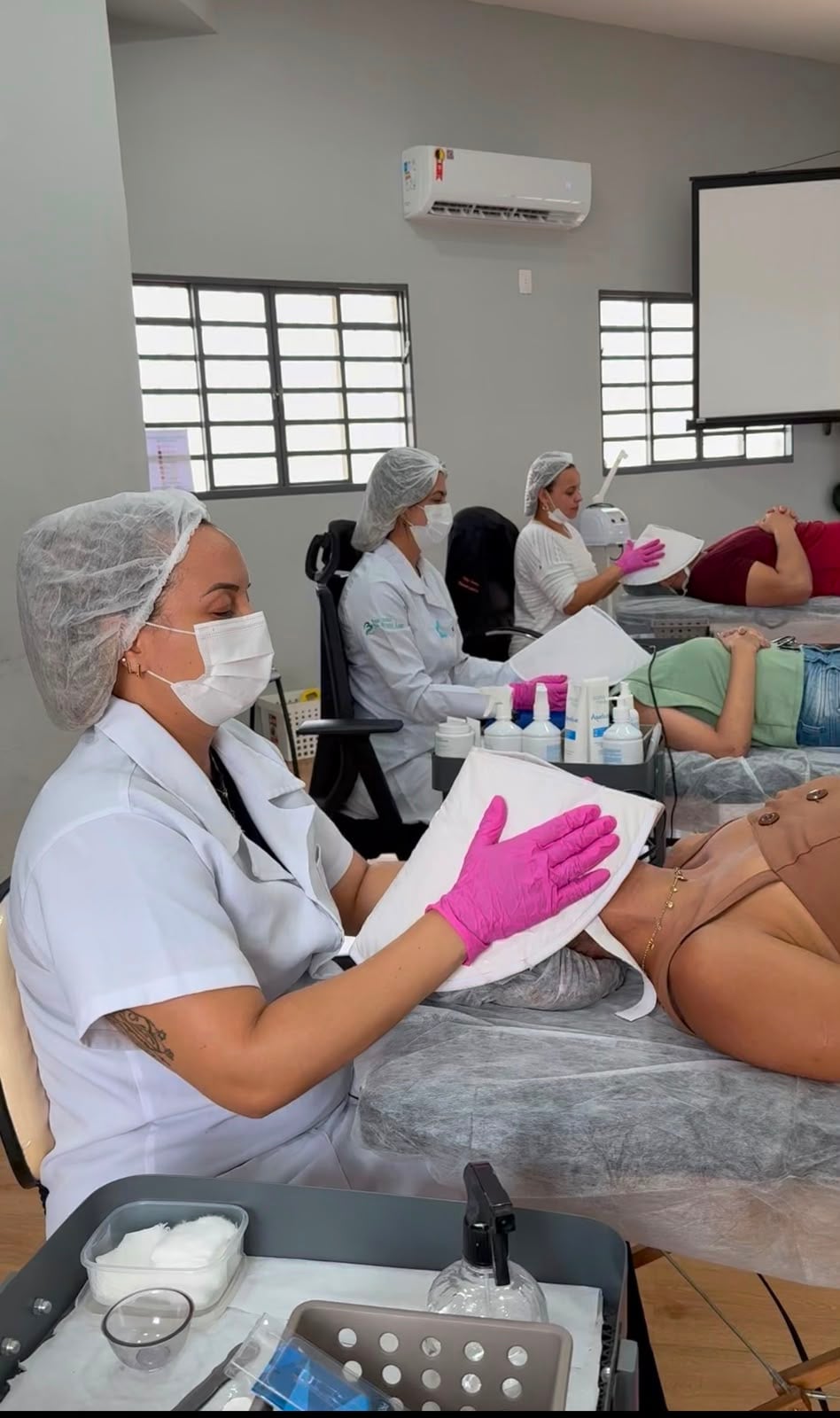 Curso de Limpeza de Pele presencial na LIFE Cursos em Belo Horizonte
