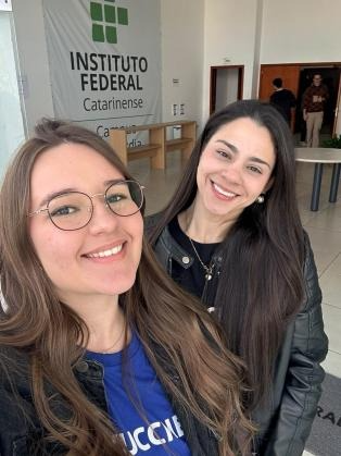 Duas integrantes do time Zucchetti no IFC Campus Concórdia