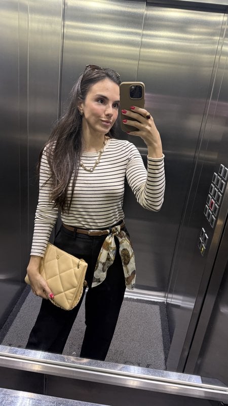 Look para café com as amigas, blusa listrada